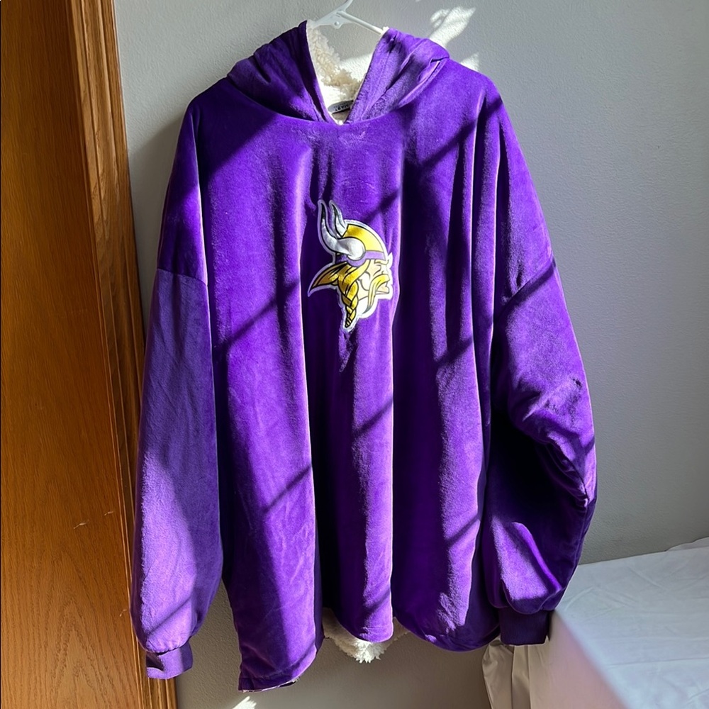 Purple Hooded Blanket with MN Vikings Logo